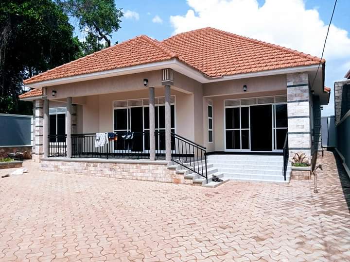 400millions Ugx negotiable – Kira Bulindo